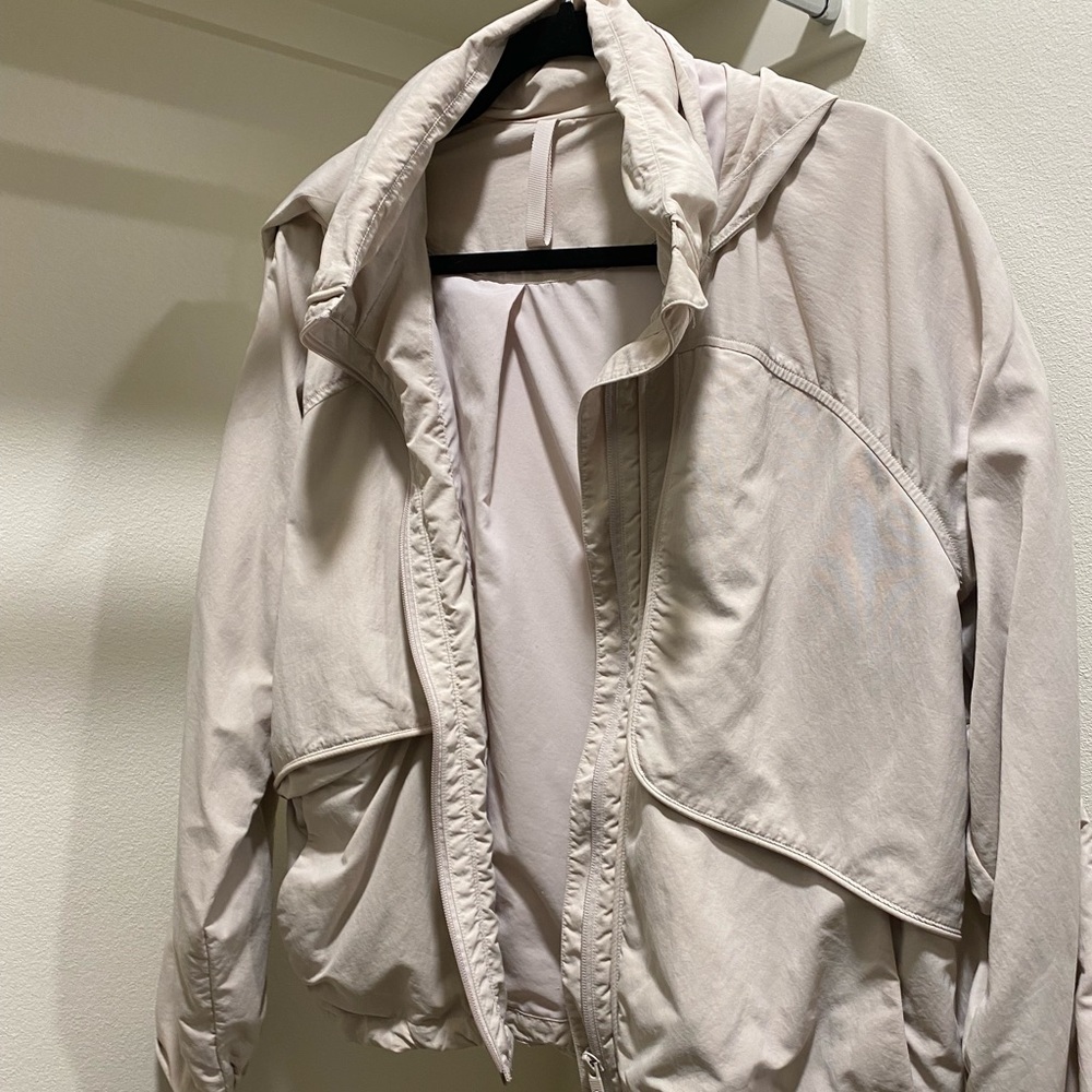 Lululemon Always Effortless Jacket DUNE (2020 version)